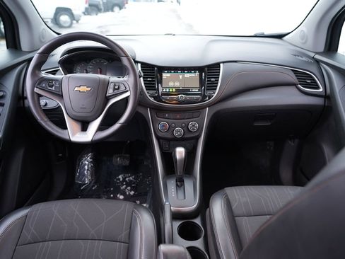 Used 2020 Chevrolet Trax LT w/ LT Convenience Package image 26