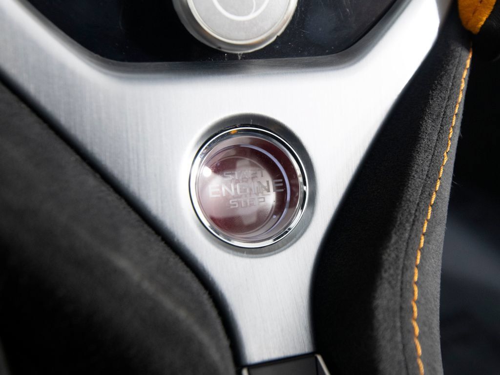 Used 2024 McLaren 750S Spider RWD image 28