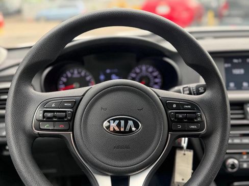 Used 2018 Kia Optima LX w/ 17" Alloy Wheels Package FWD image 19