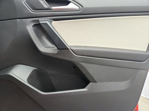 Used 2019 Volkswagen Tiguan SE FWD image 27