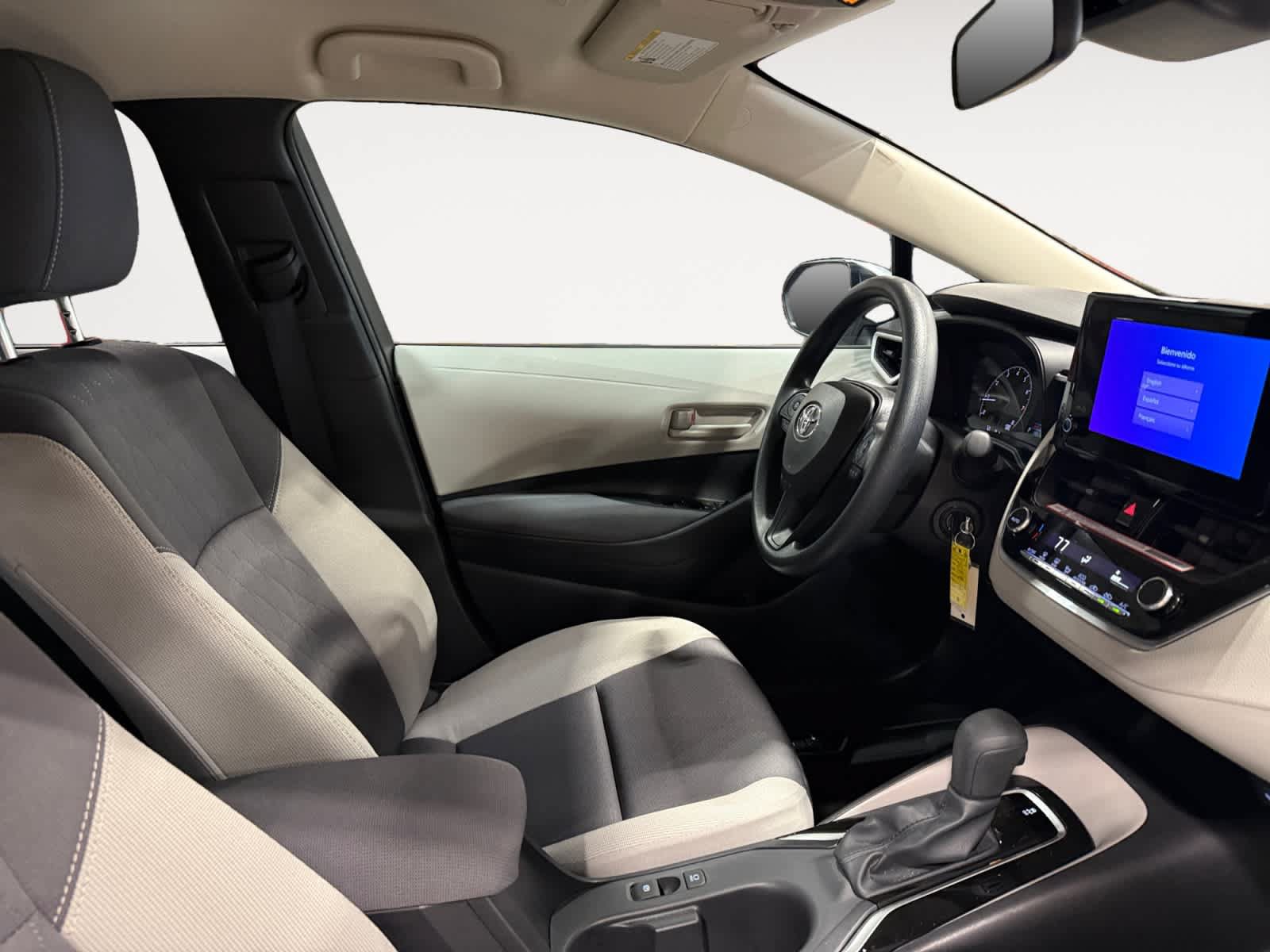 Used 2025 Toyota Corolla LE FWD image 16