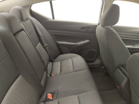 Used 2024 Nissan Altima 2.5 SV image 19