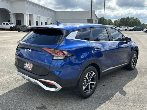 Used 2024 Kia Sportage EX image 7