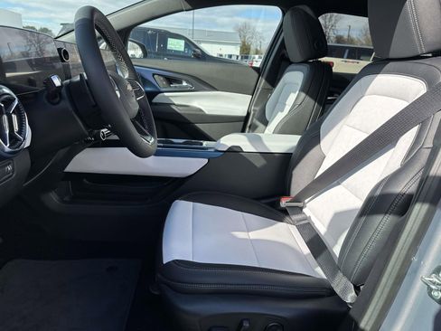 New 2026 Chevrolet Equinox EV LT image 21