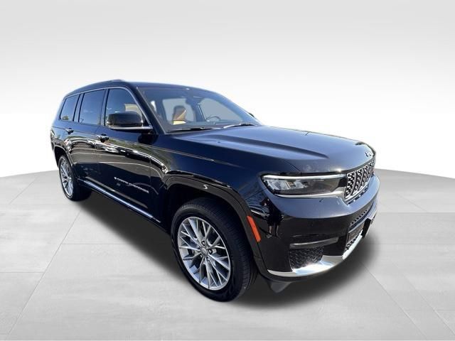 Used 2023 Jeep Grand Cherokee L Summit w/ Advanced Protech Group IV AWD/4WD image 12
