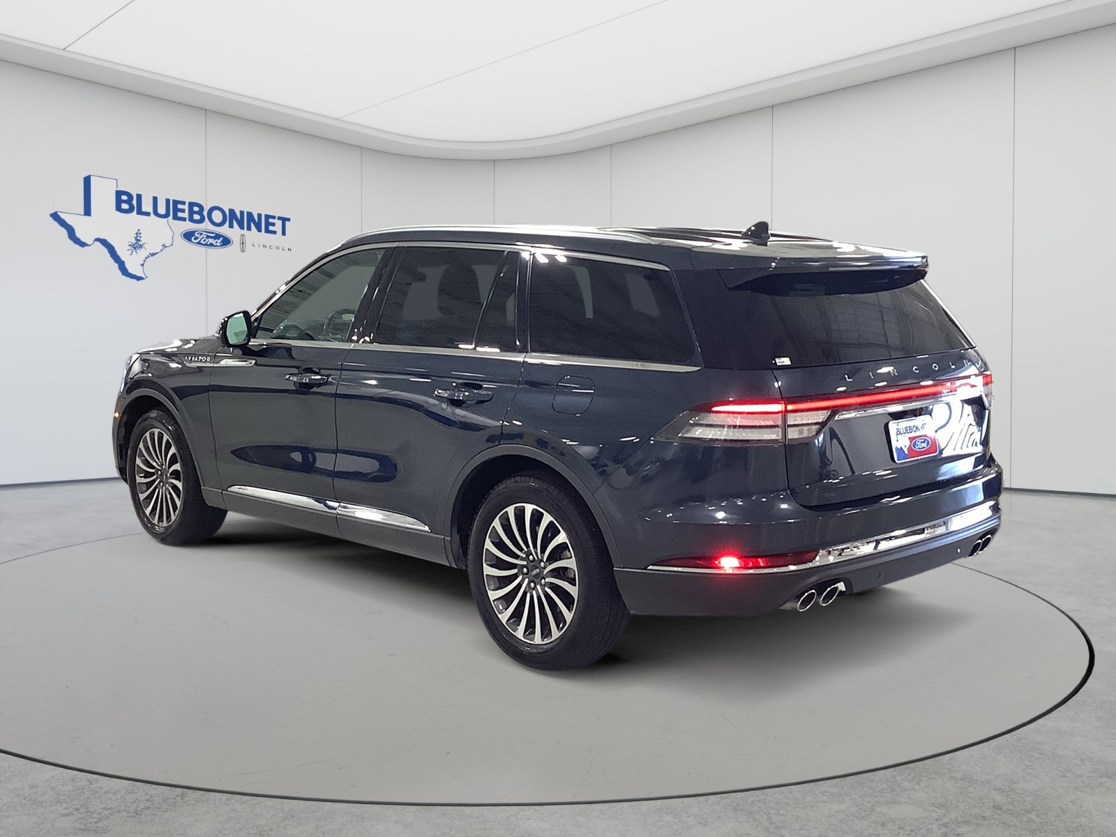 Used 2022 Lincoln Aviator Reserve w/ Equipment Group 201A RWD image 6