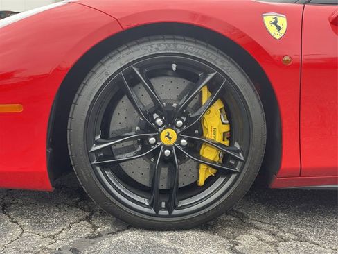 Used 2018 Ferrari 488 GTB image 10