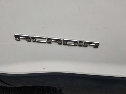 Used 2019 GMC Acadia SLE w/ LPO, Floor Liner Package FWD image 11