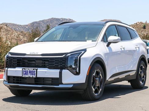 Certified 2026 Kia Sportage EX w/ EX Panorama Roof Package FWD image 4