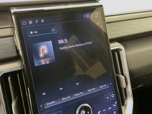 Used 2025 GMC Acadia Elevation image 21