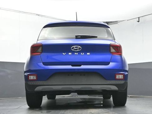 Used 2023 Hyundai Venue SEL FWD image 35