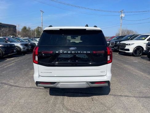 Certified 2025 Ford Expedition Max Platinum AWD/4WD image 4