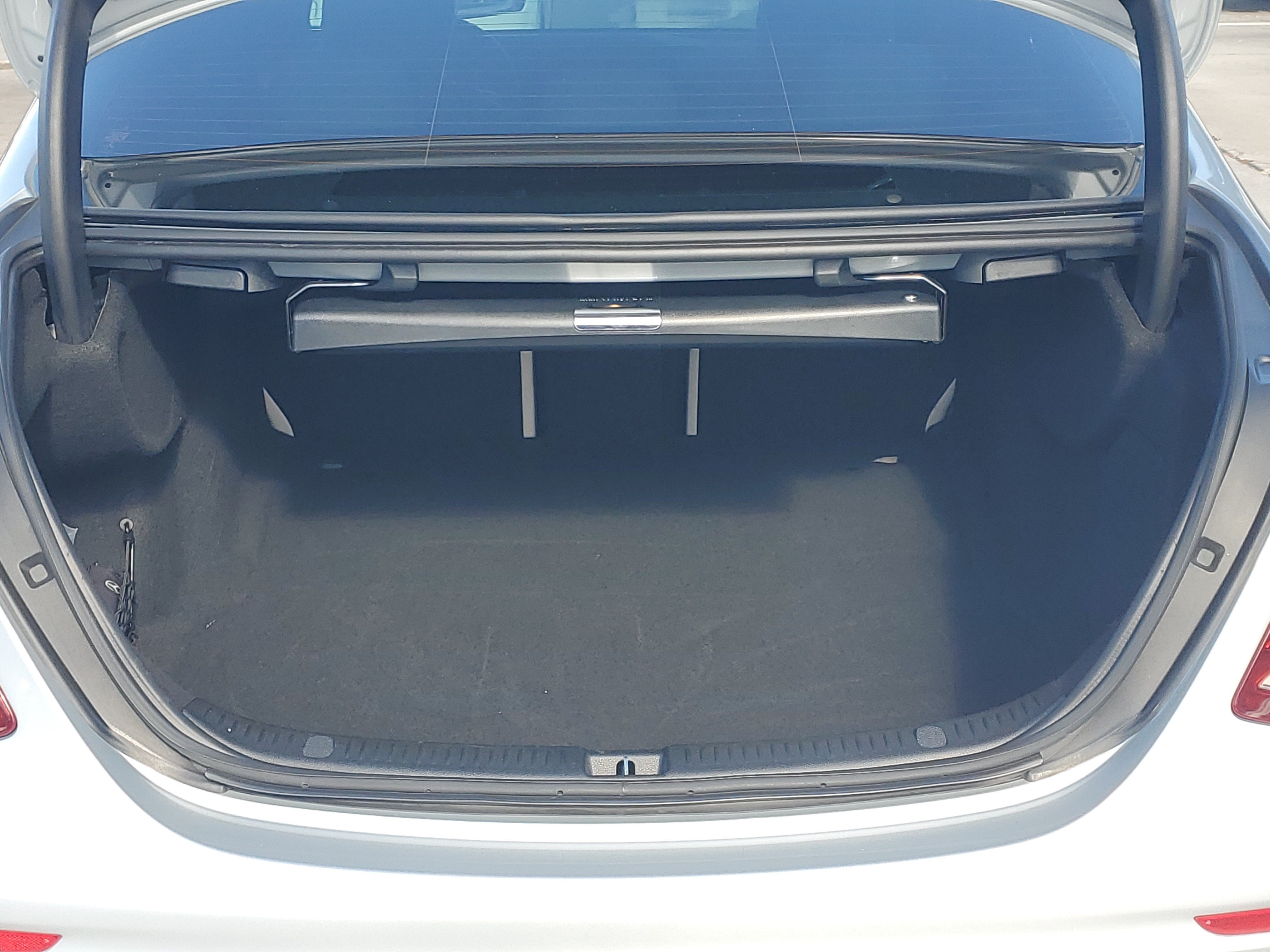 Used 2020 Mercedes-Benz E 350 Sedan image 9