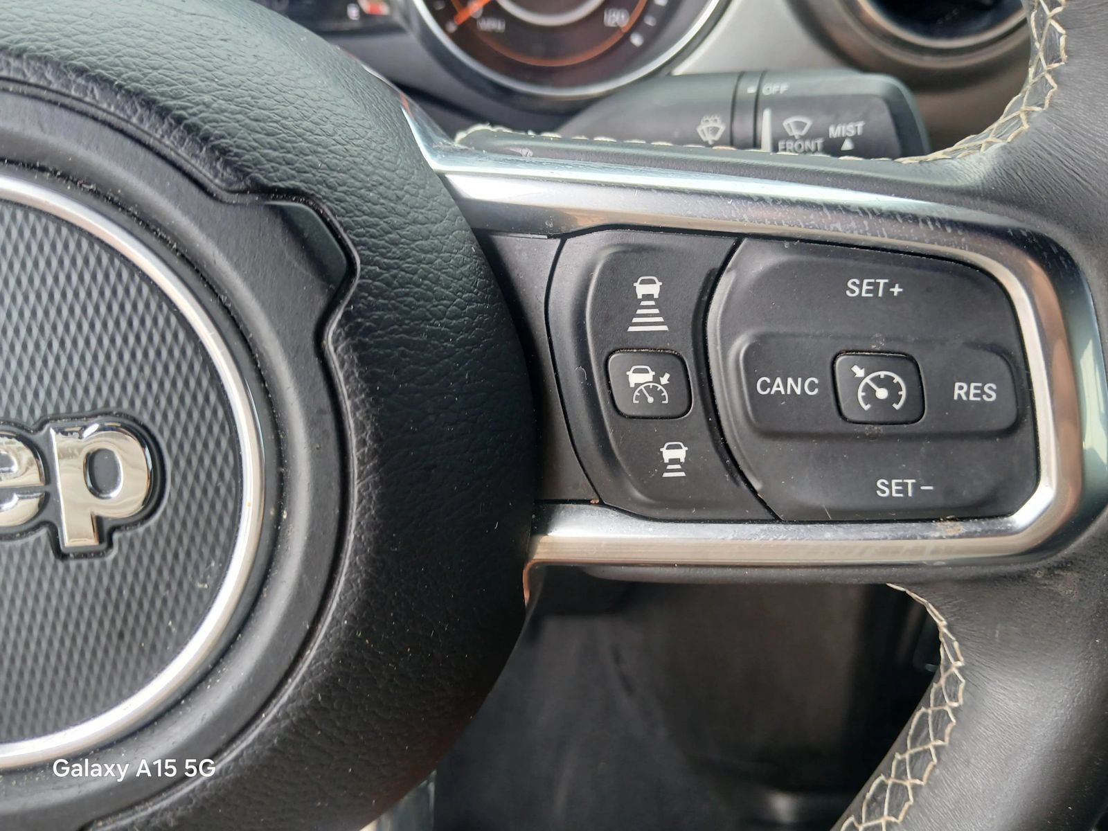 Used 2020 Jeep Gladiator Overland AWD/4WD image 29