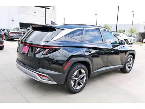 Certified 2025 Hyundai Tucson SEL FWD image 8