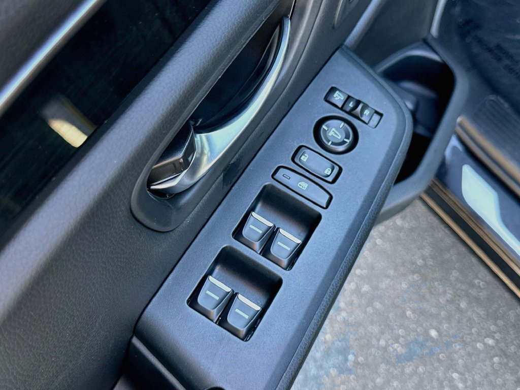Used 2025 Honda Pilot TrailSport image 12