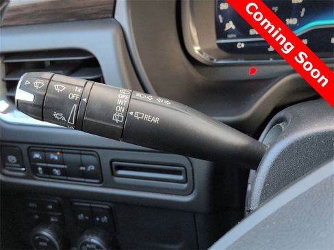 Used 2022 Chevrolet Suburban LT w/ Luxury Package image 26