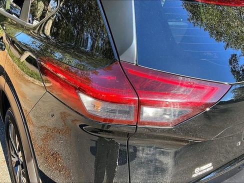 Used 2023 Nissan Rogue SV image 20