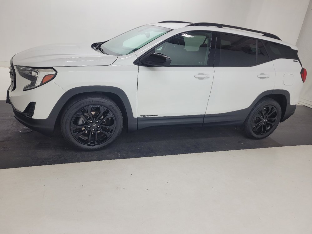 Used 2020 GMC Terrain SLE w/ Elevation Edition FWD image 2