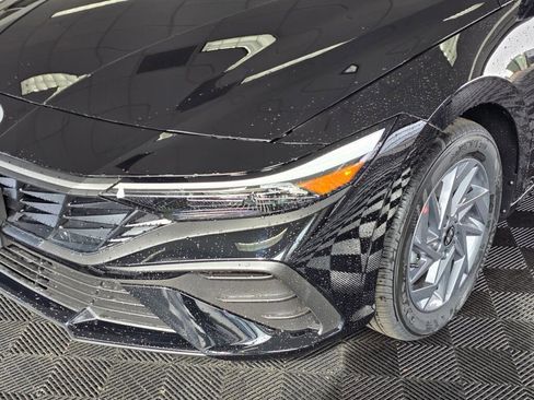 New 2026 Hyundai Elantra Hybrid FWD image 9