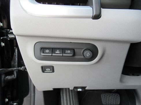 Used 2023 GMC Terrain SLT w/ Infotainment Package II FWD image 19