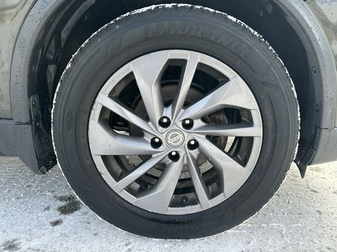 Used 2016 Nissan Rogue SL w/ SL Premium Package image 9