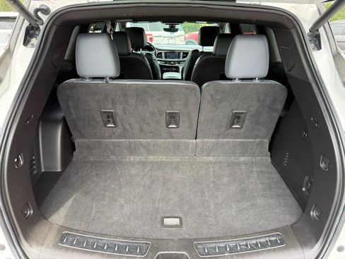 Used 2022 Buick Enclave Premium AWD/4WD image 18