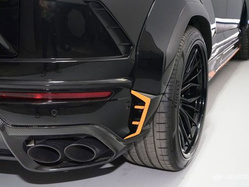 Used 2021 Lamborghini Urus Base image 11