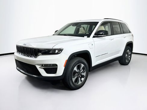 Used 2022 Jeep Grand Cherokee Limited 4xe AWD/4WD image 3