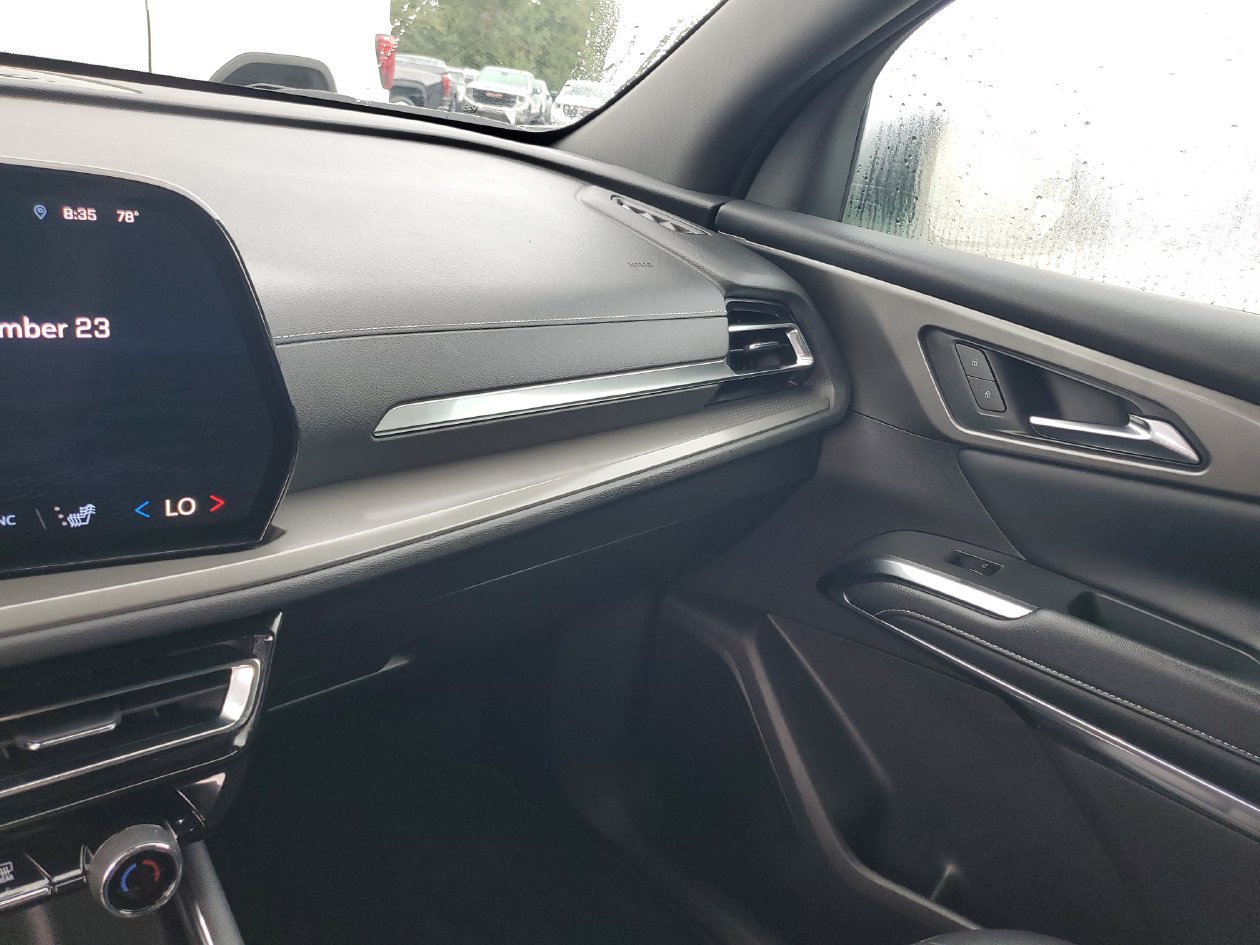 Used 2026 Chevrolet Traverse LT FWD image 24