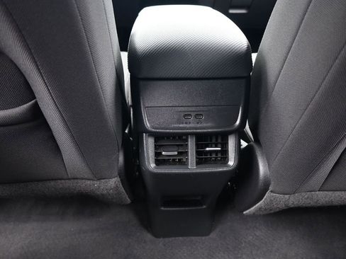 Used 2025 Chevrolet Equinox LT image 36