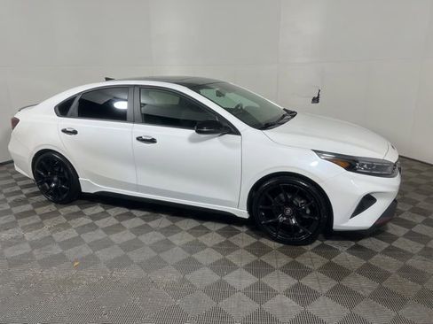 Used 2022 Kia Forte GT FWD image 11