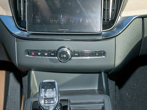 New 2026 Volvo XC90 B6 Plus w/ Protection Package image 28