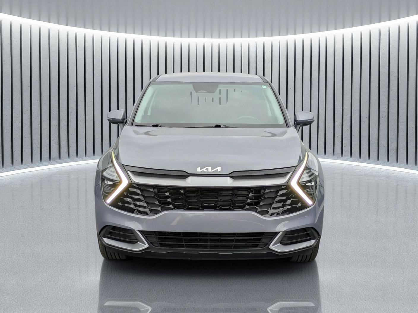 Used 2025 Kia Sportage EX FWD image 12