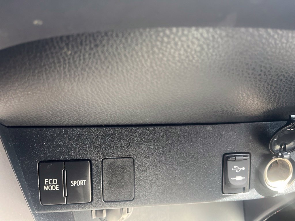 Used 2016 Toyota RAV4 LE FWD image 19