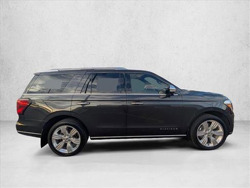 Used 2023 Ford Expedition Platinum AWD/4WD image 4