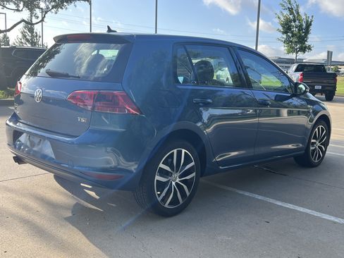 Used 2017 Volkswagen Golf 4-Door FWD image 10