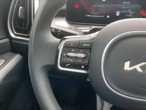 Certified 2024 Kia Sorento LX FWD image 22