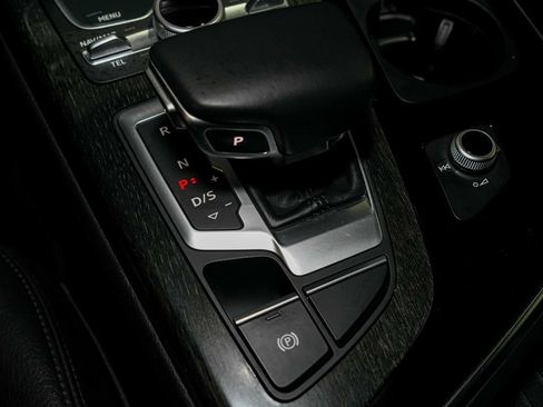 Used 2018 Audi Q7 3.0T Premium Plus w/ Premium Plus Package AWD/4WD image 26