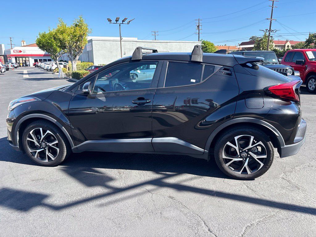 Used 2022 Toyota C-HR XLE FWD image 7