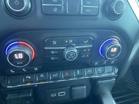 Used 2019 Chevrolet Silverado 1500 LTZ w/ LTZ Plus Package AWD/4WD image 18