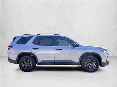 New 2025 Honda Pilot TrailSport image 4
