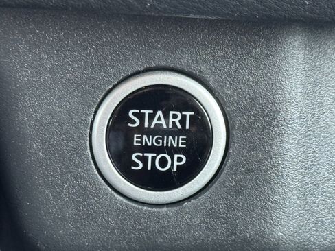 Used 2023 Nissan Rogue SV image 24