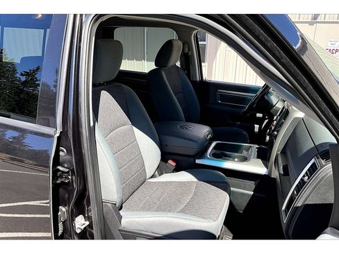 Used 2015 RAM 1500 Classic SLT w/ SLT Plus D←cor Group AWD/4WD image 7