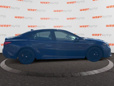 Used 2025 Toyota Camry SE image 6