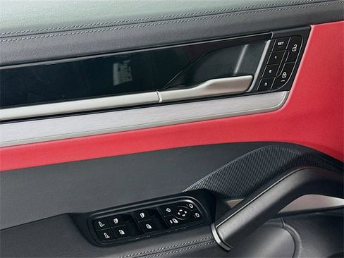 Used 2024 Porsche Cayenne w/ Sport Chrono Package image 26