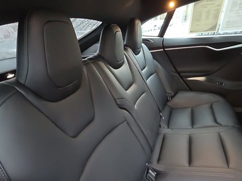 Used 2018 Tesla Model S 75D image 18