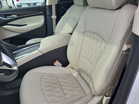 Used 2024 Buick Enclave Avenir w/ Avenir Technology Package image 15