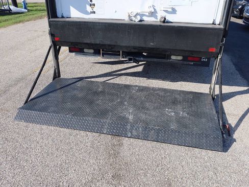 Used 2010 Ford E-350 and Econoline 350 Super Duty image 27