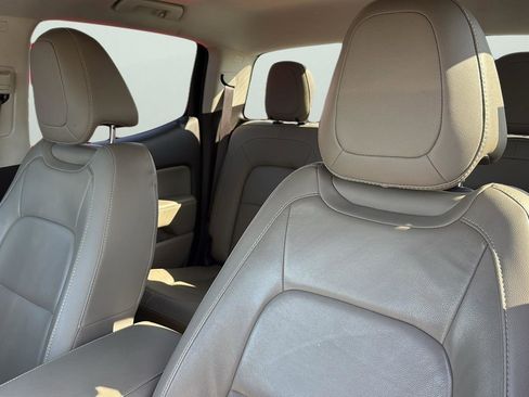 Used 2015 GMC Canyon SLT image 6